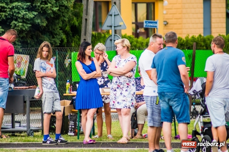 Zdjęcie w galerii na portalu naszraciborz.pl: Śpiew, taniec i bieg o Puchar Burmistrza, czyli Festyn Rodzinny w Borucinie wiadomości z regionu