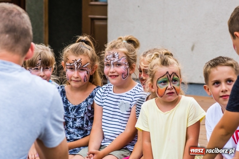 Zdjęcie w galerii na portalu naszraciborz.pl: Śpiew, taniec i bieg o Puchar Burmistrza, czyli Festyn Rodzinny w Borucinie wiadomości z regionu
