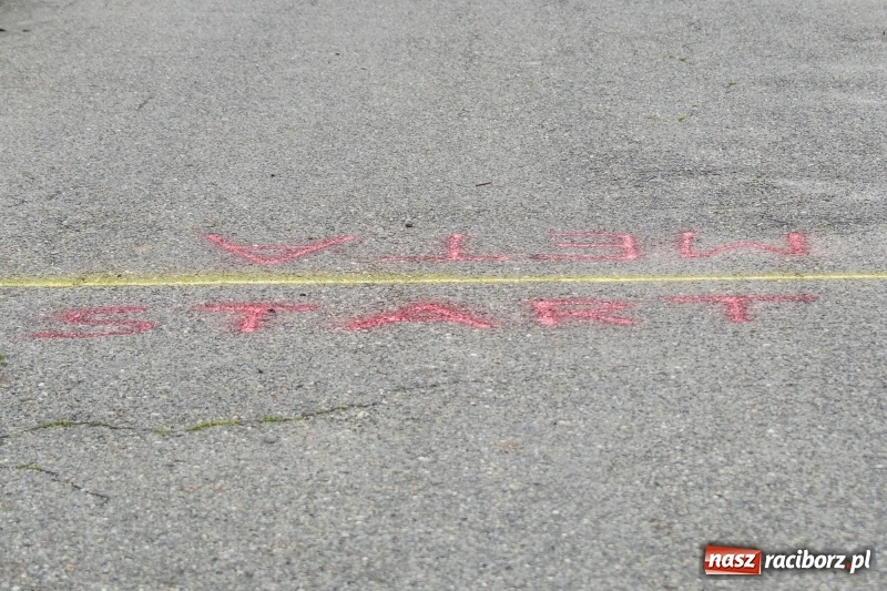 Zdjęcie w galerii na portalu naszraciborz.pl: Śpiew, taniec i bieg o Puchar Burmistrza, czyli Festyn Rodzinny w Borucinie wiadomości z regionu