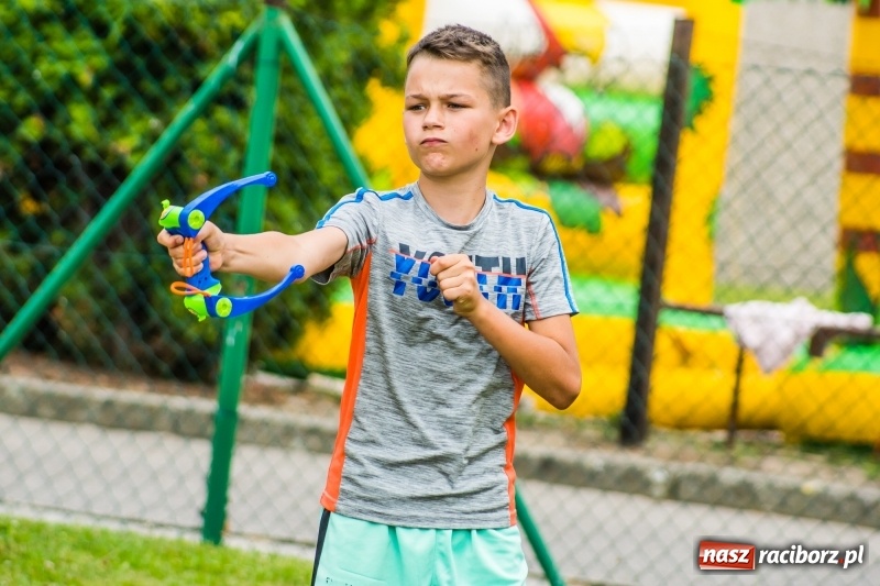 Zdjęcie w galerii na portalu naszraciborz.pl: Śpiew, taniec i bieg o Puchar Burmistrza, czyli Festyn Rodzinny w Borucinie wiadomości z regionu