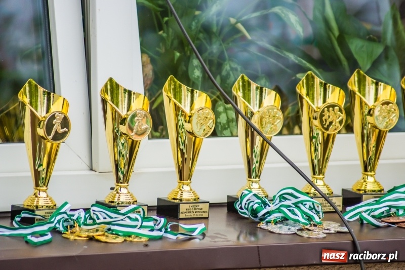 Zdjęcie w galerii na portalu naszraciborz.pl: Śpiew, taniec i bieg o Puchar Burmistrza, czyli Festyn Rodzinny w Borucinie wiadomości z regionu