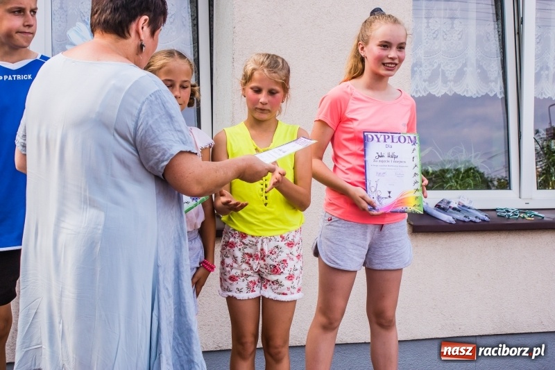 Zdjęcie w galerii na portalu naszraciborz.pl: Śpiew, taniec i bieg o Puchar Burmistrza, czyli Festyn Rodzinny w Borucinie wiadomości z regionu