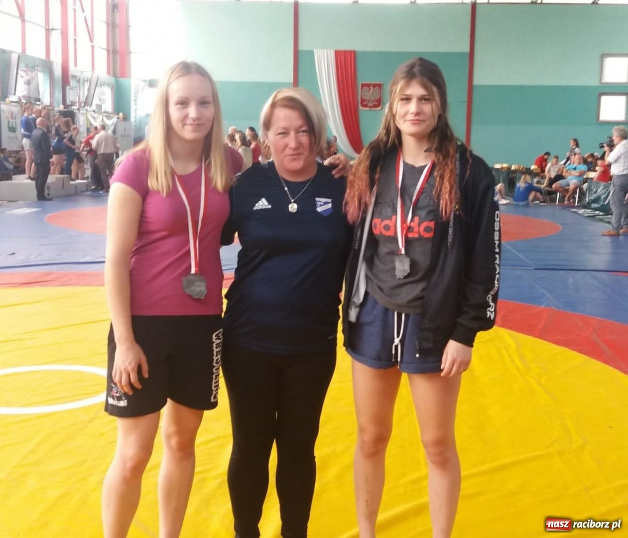 Zdjęcie w galerii na portalu naszraciborz.pl: Weronika Szewczyk i Natalia Duksa ze srebrnymi medalami mistrzostw Polski wiadomości z regionu