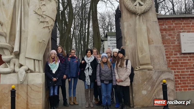 Zdjęcie w galerii na portalu naszraciborz.pl: Warto żyć, by pomagać… młodzież z Nędzy poznała postać Ireny Sendlerowej wiadomości z regionu