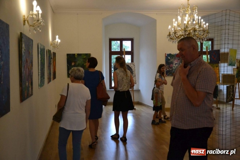Zdjęcie w galerii na portalu naszraciborz.pl: Spontaniczne ekspresje - wernisaż wystawy na Zamku Piastowskim  wiadomości z regionu