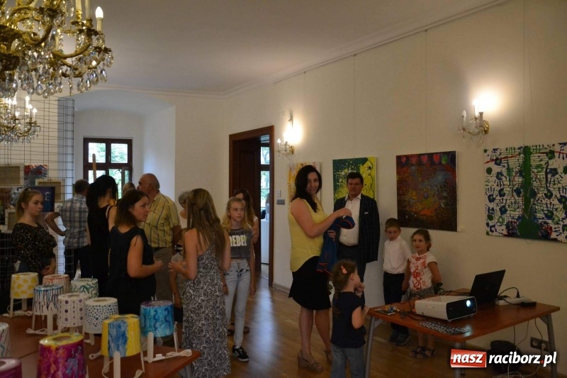 Zdjęcie w galerii na portalu naszraciborz.pl: Spontaniczne ekspresje - wernisaż wystawy na Zamku Piastowskim  wiadomości z regionu