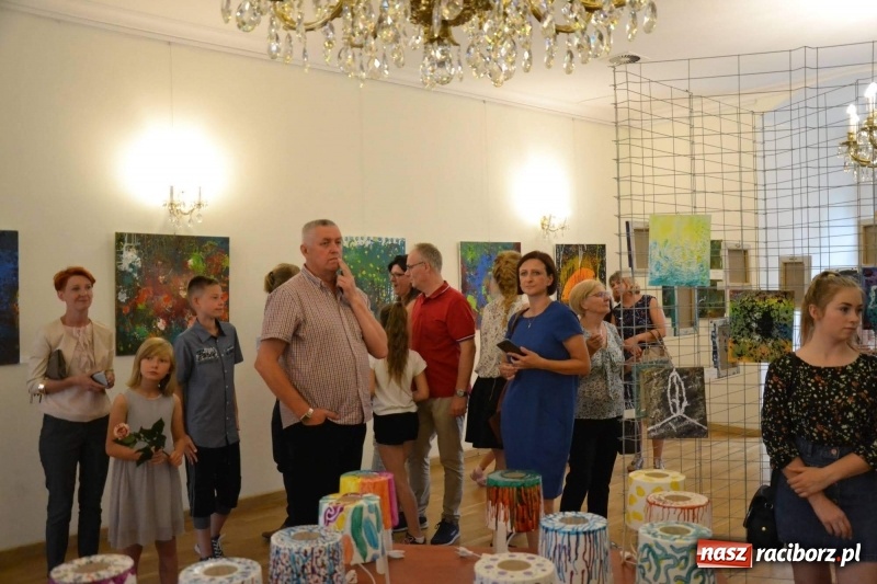 Zdjęcie w galerii na portalu naszraciborz.pl: Spontaniczne ekspresje - wernisaż wystawy na Zamku Piastowskim  wiadomości z regionu