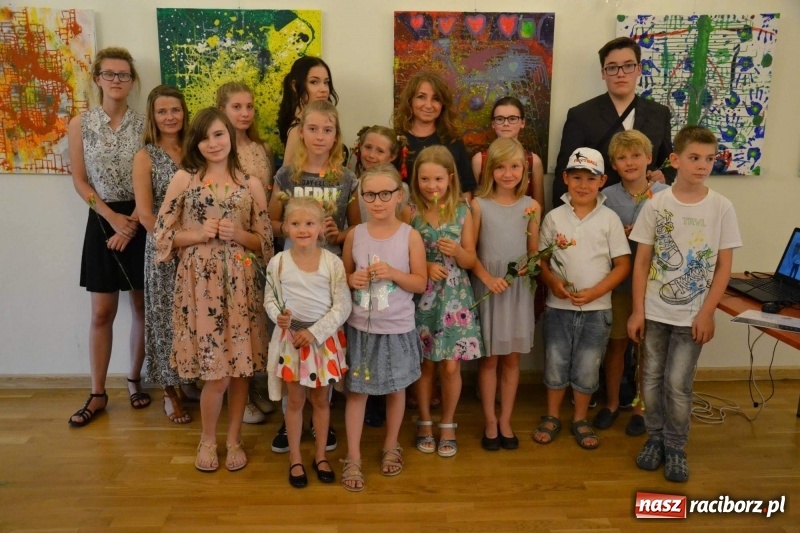 Zdjęcie w galerii na portalu naszraciborz.pl: Spontaniczne ekspresje - wernisaż wystawy na Zamku Piastowskim  wiadomości z regionu