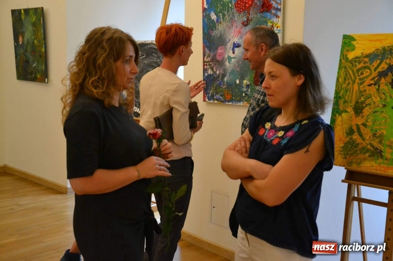 Zdjęcie w galerii na portalu naszraciborz.pl: Spontaniczne ekspresje - wernisaż wystawy na Zamku Piastowskim  wiadomości z regionu