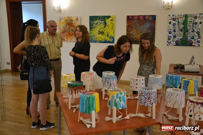 Zdjęcie w galerii na portalu naszraciborz.pl: Spontaniczne ekspresje - wernisaż wystawy na Zamku Piastowskim  wiadomości z regionu