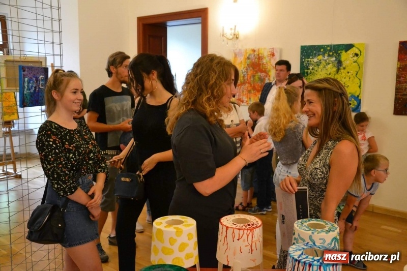 Zdjęcie w galerii na portalu naszraciborz.pl: Spontaniczne ekspresje - wernisaż wystawy na Zamku Piastowskim  wiadomości z regionu