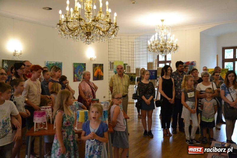 Zdjęcie w galerii na portalu naszraciborz.pl: Spontaniczne ekspresje - wernisaż wystawy na Zamku Piastowskim  wiadomości z regionu