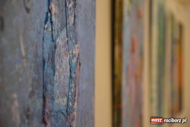 Zdjęcie w galerii na portalu naszraciborz.pl: Spontaniczne ekspresje - wernisaż wystawy na Zamku Piastowskim  wiadomości z regionu