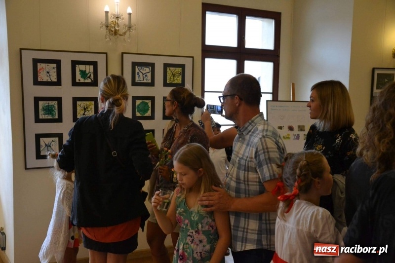 Zdjęcie w galerii na portalu naszraciborz.pl: Spontaniczne ekspresje - wernisaż wystawy na Zamku Piastowskim  wiadomości z regionu