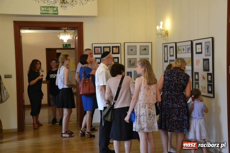 Zdjęcie w galerii na portalu naszraciborz.pl: Spontaniczne ekspresje - wernisaż wystawy na Zamku Piastowskim  wiadomości z regionu