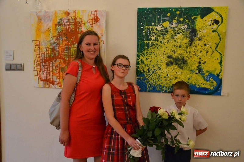 Zdjęcie w galerii na portalu naszraciborz.pl: Spontaniczne ekspresje - wernisaż wystawy na Zamku Piastowskim  wiadomości z regionu