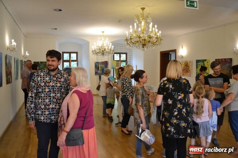 Zdjęcie w galerii na portalu naszraciborz.pl: Spontaniczne ekspresje - wernisaż wystawy na Zamku Piastowskim  wiadomości z regionu