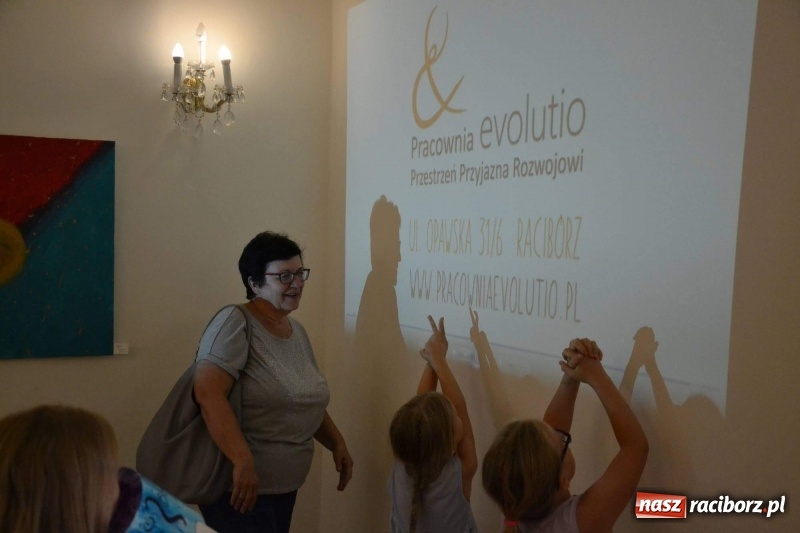 Zdjęcie w galerii na portalu naszraciborz.pl: Spontaniczne ekspresje - wernisaż wystawy na Zamku Piastowskim  wiadomości z regionu