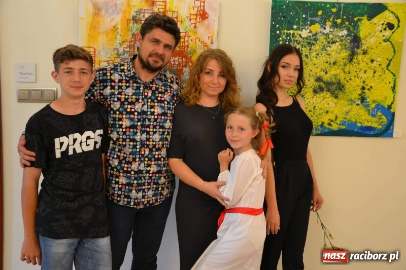 Zdjęcie w galerii na portalu naszraciborz.pl: Spontaniczne ekspresje - wernisaż wystawy na Zamku Piastowskim  wiadomości z regionu