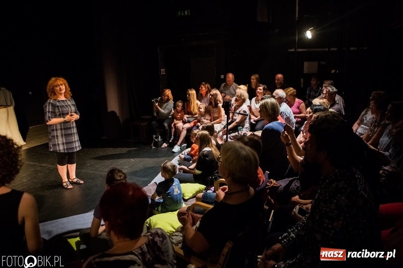 Zdjęcie w galerii na portalu naszraciborz.pl: Krwawe historie - premiera spektaklu Teatru Tetraedr - Scena Dziecięca wiadomości z regionu