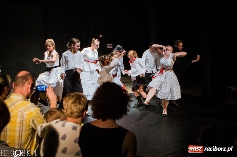 Zdjęcie w galerii na portalu naszraciborz.pl: Krwawe historie - premiera spektaklu Teatru Tetraedr - Scena Dziecięca wiadomości z regionu