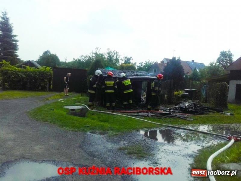 Zdjęcie w galerii na portalu naszraciborz.pl: W Nędzy spłonęła drewniana szopa. Ktoś celowo zaprószył ogień  wiadomości z regionu