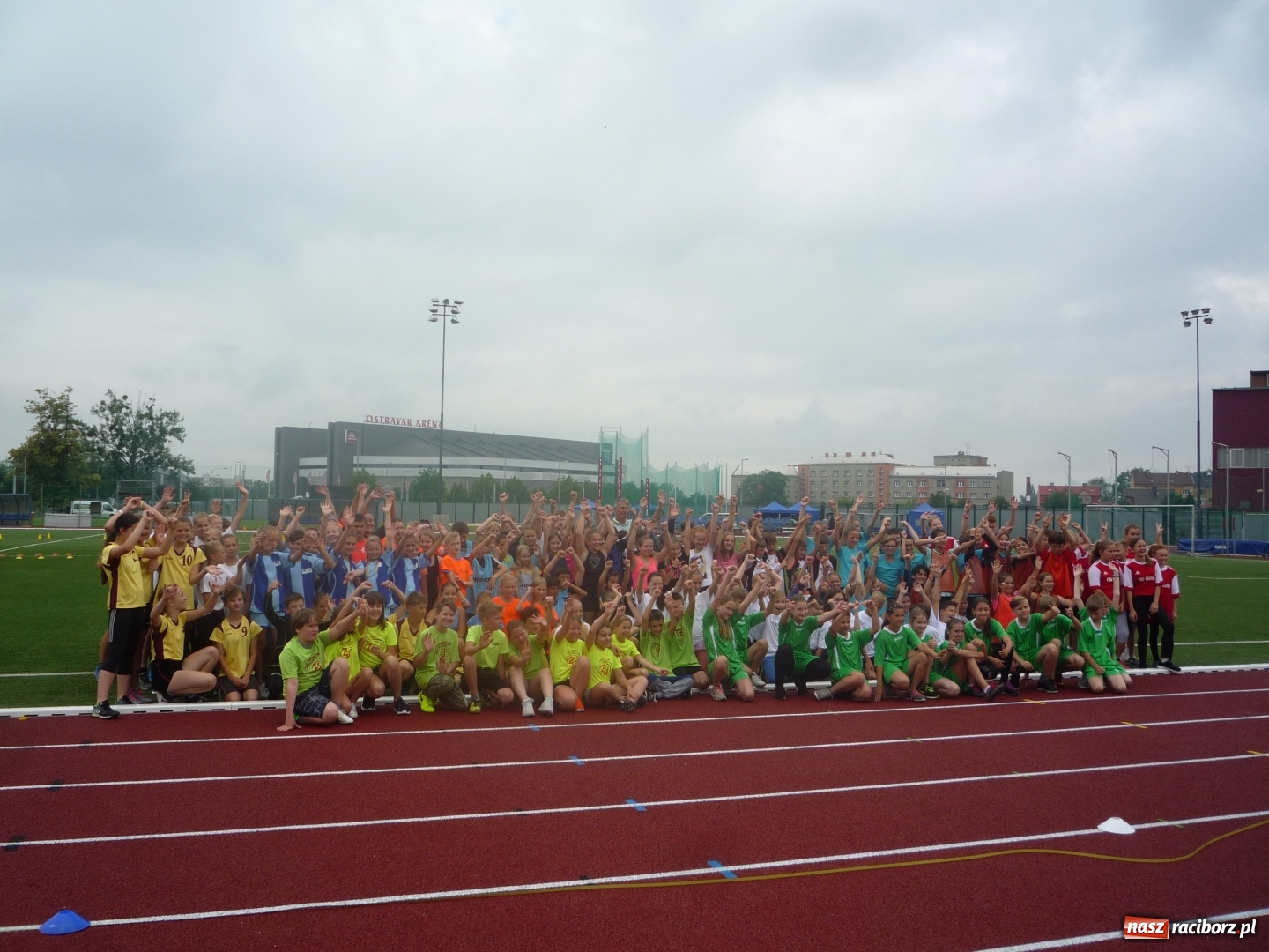Zdjęcie w galerii na portalu naszraciborz.pl: Uczniowie z Tworkowa wystartowali w zawodach lekkoatletycznych w Ostrawie wiadomości z regionu