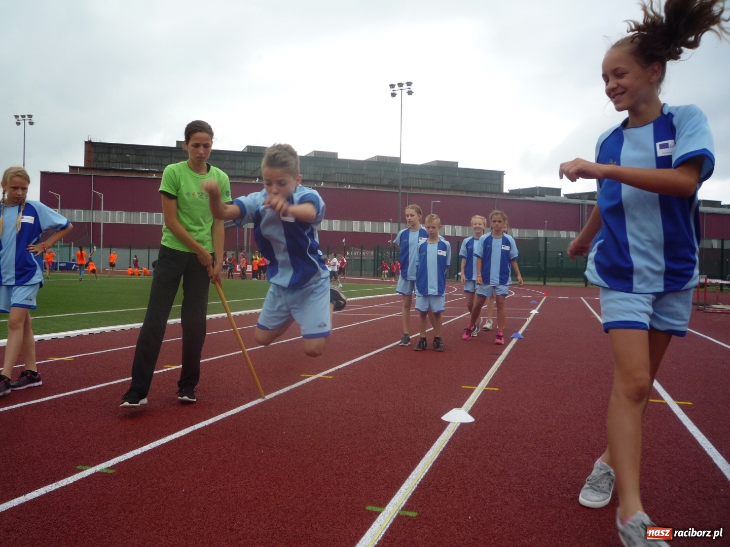 Zdjęcie w galerii na portalu naszraciborz.pl: Uczniowie z Tworkowa wystartowali w zawodach lekkoatletycznych w Ostrawie wiadomości z regionu