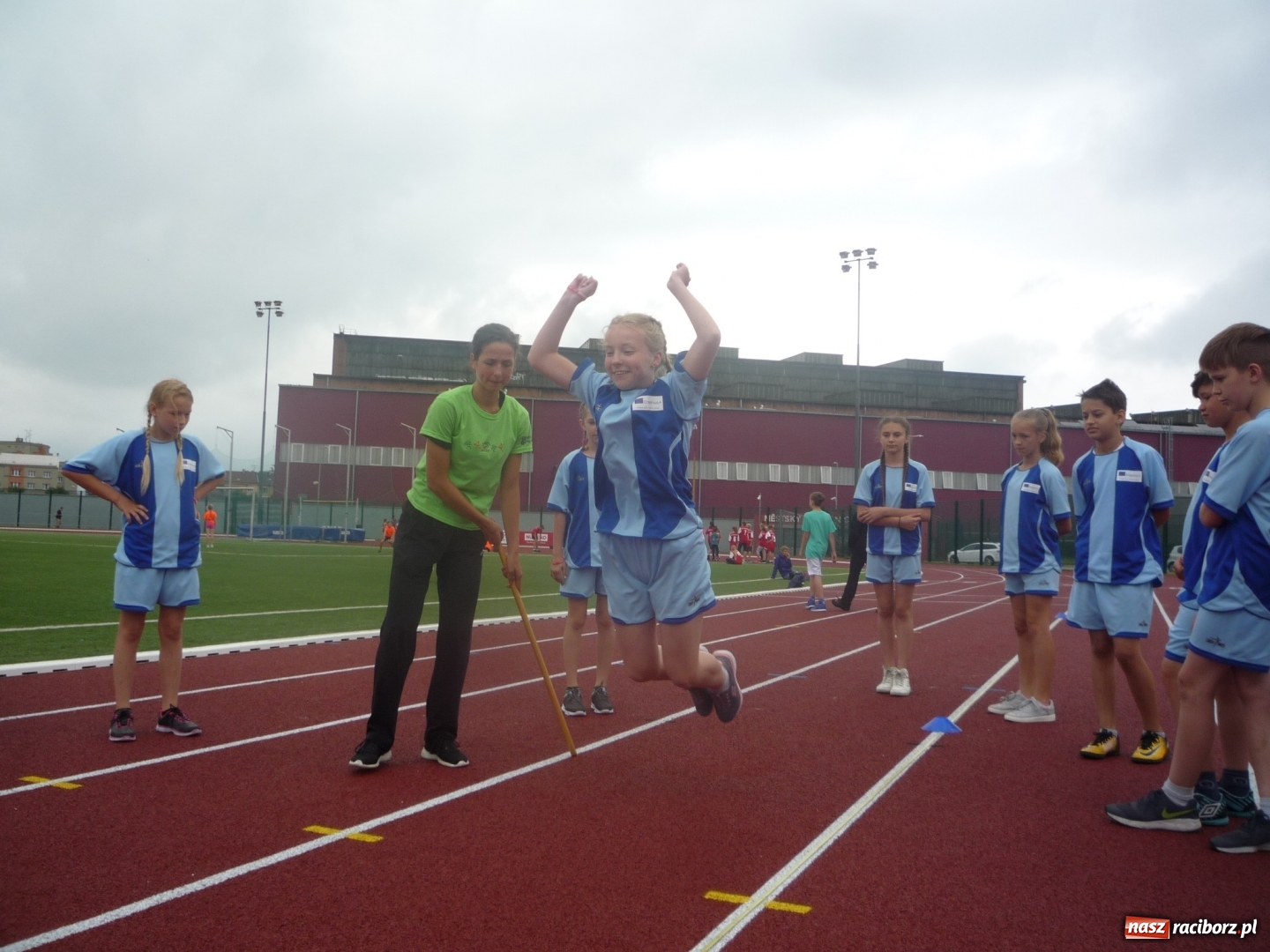 Zdjęcie w galerii na portalu naszraciborz.pl: Uczniowie z Tworkowa wystartowali w zawodach lekkoatletycznych w Ostrawie wiadomości z regionu