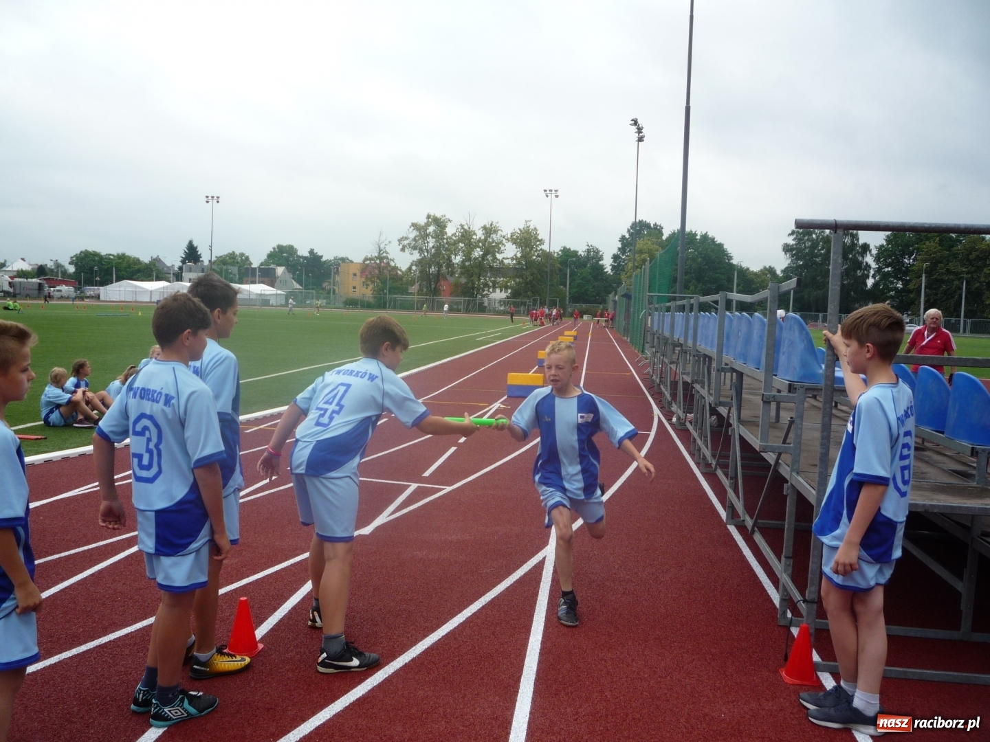 Zdjęcie w galerii na portalu naszraciborz.pl: Uczniowie z Tworkowa wystartowali w zawodach lekkoatletycznych w Ostrawie wiadomości z regionu