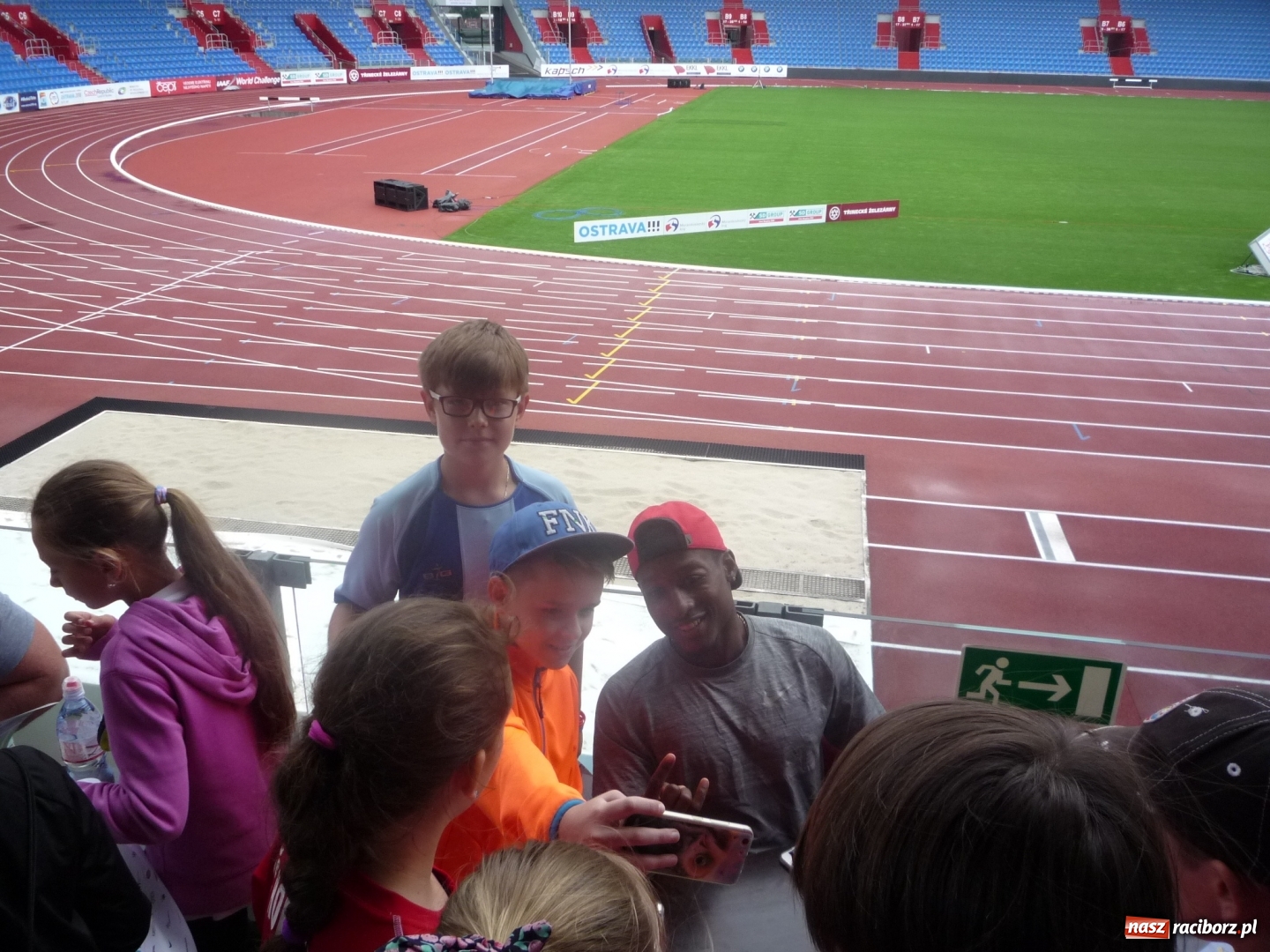 Zdjęcie w galerii na portalu naszraciborz.pl: Uczniowie z Tworkowa wystartowali w zawodach lekkoatletycznych w Ostrawie wiadomości z regionu