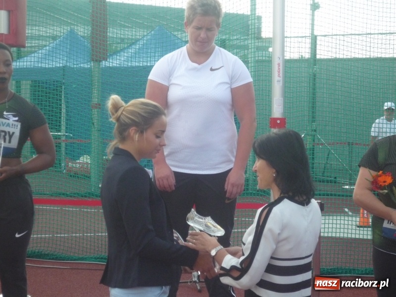 Zdjęcie w galerii na portalu naszraciborz.pl: Uczniowie z Tworkowa wystartowali w zawodach lekkoatletycznych w Ostrawie wiadomości z regionu