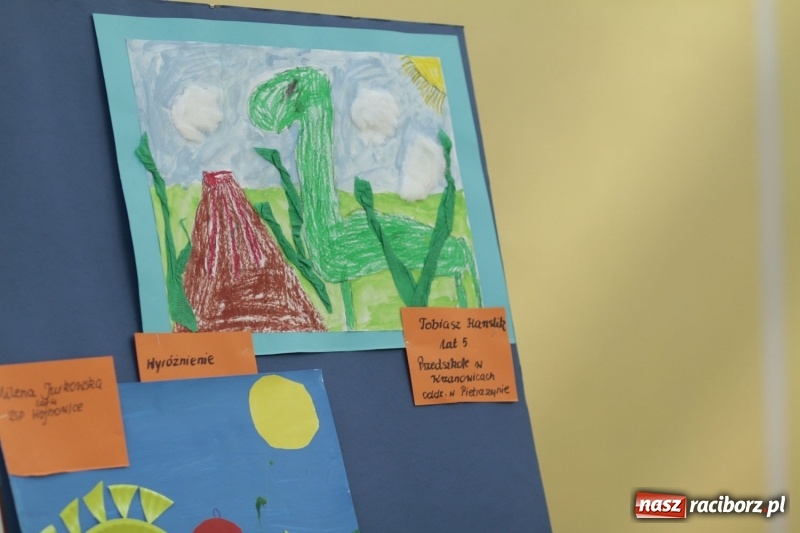 Zdjęcie w galerii na portalu naszraciborz.pl: Uroczystość wręczenia nagród w Gminnym Konkursie Plastycznym wiadomości z regionu