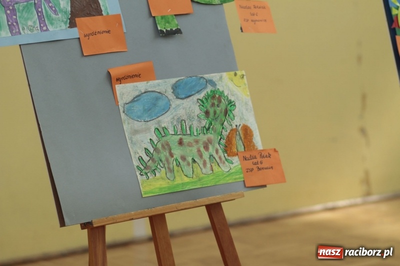 Zdjęcie w galerii na portalu naszraciborz.pl: Uroczystość wręczenia nagród w Gminnym Konkursie Plastycznym wiadomości z regionu