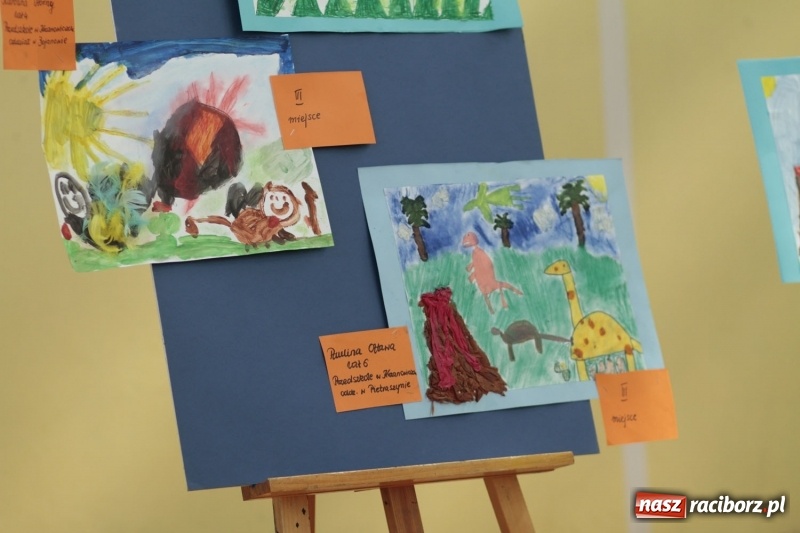 Zdjęcie w galerii na portalu naszraciborz.pl: Uroczystość wręczenia nagród w Gminnym Konkursie Plastycznym wiadomości z regionu