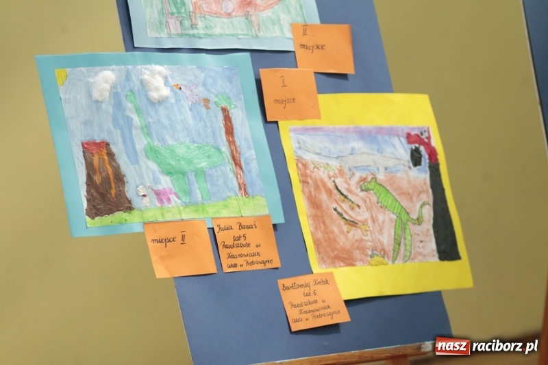 Zdjęcie w galerii na portalu naszraciborz.pl: Uroczystość wręczenia nagród w Gminnym Konkursie Plastycznym wiadomości z regionu