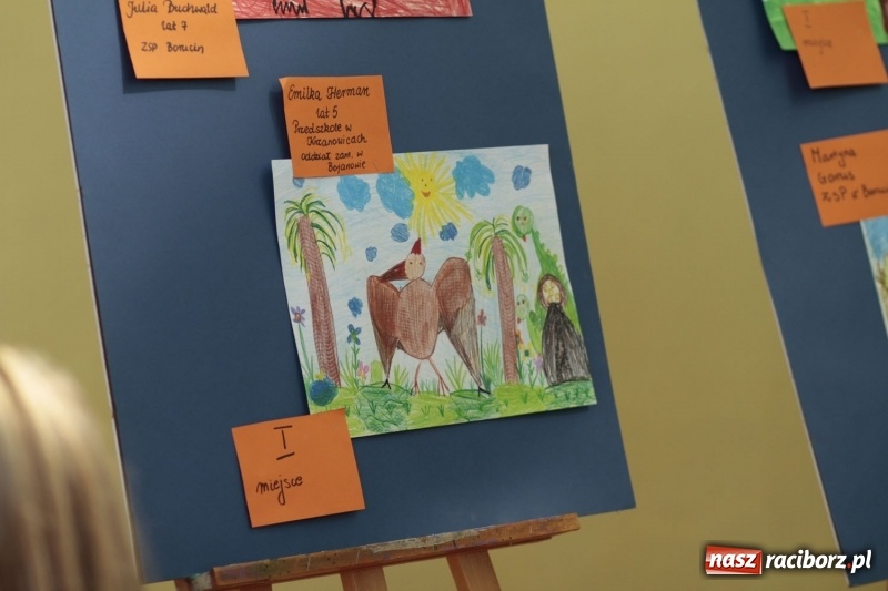 Zdjęcie w galerii na portalu naszraciborz.pl: Uroczystość wręczenia nagród w Gminnym Konkursie Plastycznym wiadomości z regionu