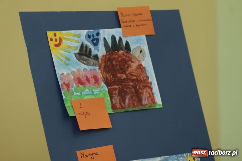 Zdjęcie w galerii na portalu naszraciborz.pl: Uroczystość wręczenia nagród w Gminnym Konkursie Plastycznym wiadomości z regionu
