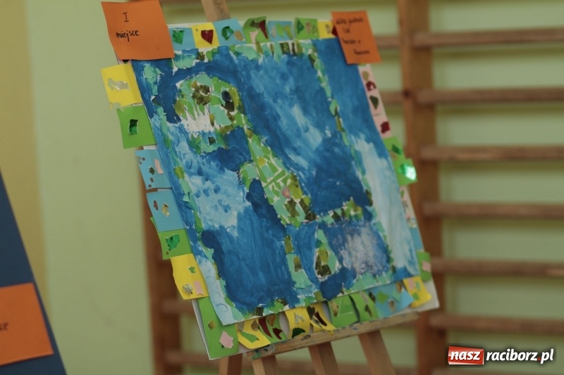 Zdjęcie w galerii na portalu naszraciborz.pl: Uroczystość wręczenia nagród w Gminnym Konkursie Plastycznym wiadomości z regionu