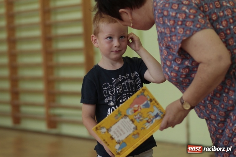 Zdjęcie w galerii na portalu naszraciborz.pl: Uroczystość wręczenia nagród w Gminnym Konkursie Plastycznym wiadomości z regionu