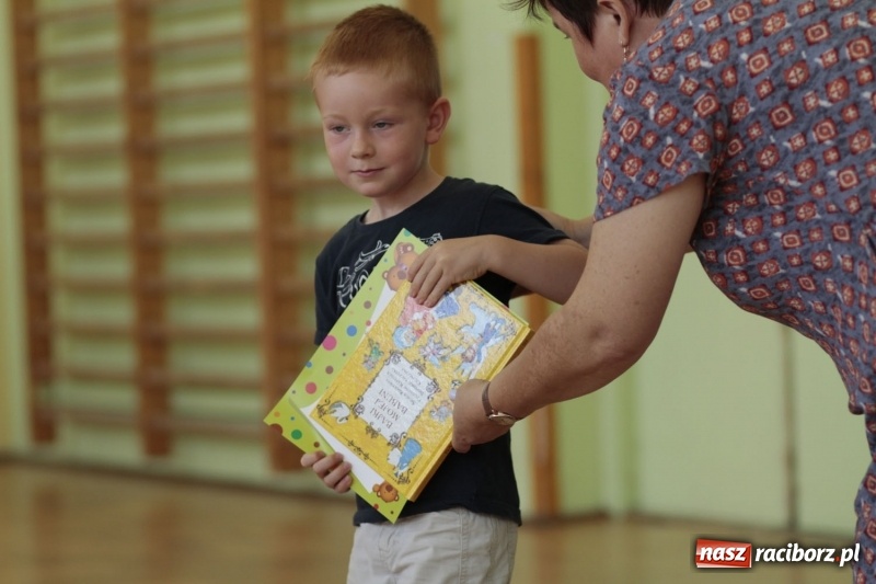 Zdjęcie w galerii na portalu naszraciborz.pl: Uroczystość wręczenia nagród w Gminnym Konkursie Plastycznym wiadomości z regionu
