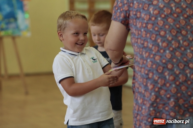 Zdjęcie w galerii na portalu naszraciborz.pl: Uroczystość wręczenia nagród w Gminnym Konkursie Plastycznym wiadomości z regionu