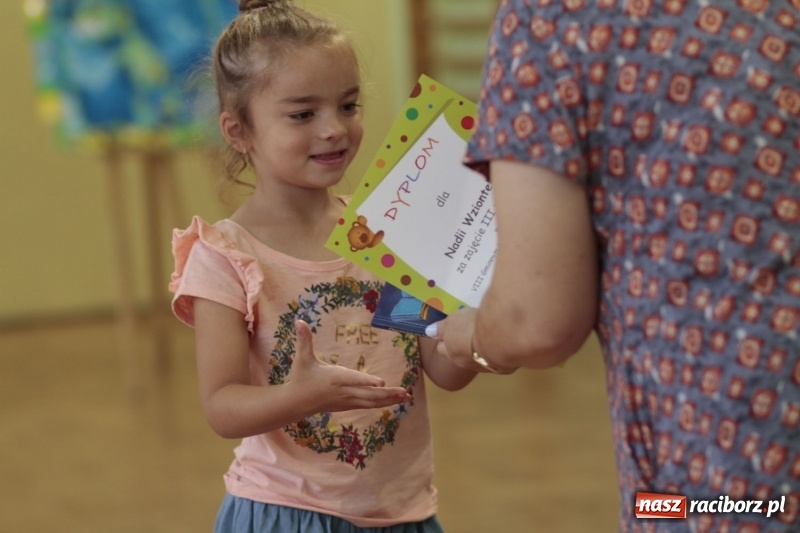 Zdjęcie w galerii na portalu naszraciborz.pl: Uroczystość wręczenia nagród w Gminnym Konkursie Plastycznym wiadomości z regionu