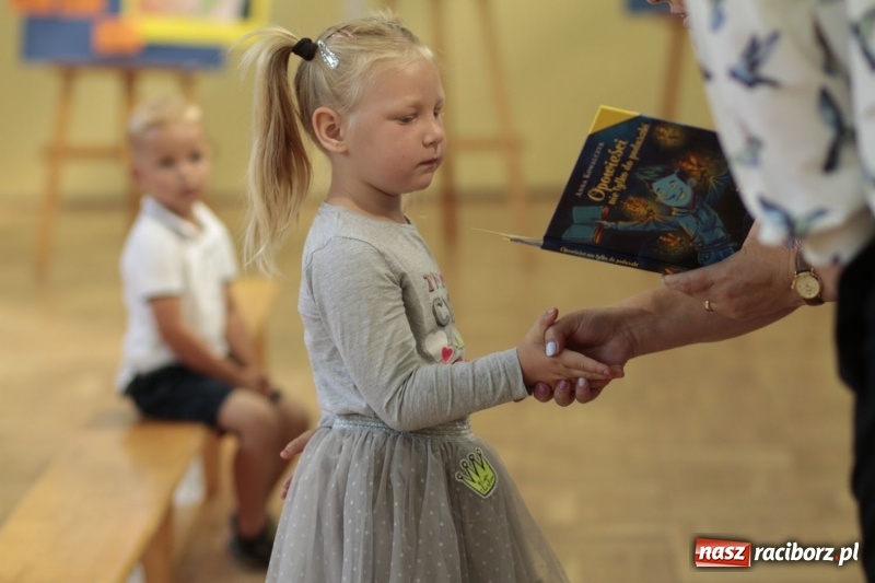 Zdjęcie w galerii na portalu naszraciborz.pl: Uroczystość wręczenia nagród w Gminnym Konkursie Plastycznym wiadomości z regionu