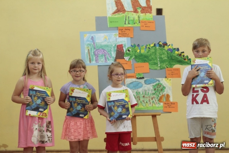 Zdjęcie w galerii na portalu naszraciborz.pl: Uroczystość wręczenia nagród w Gminnym Konkursie Plastycznym wiadomości z regionu