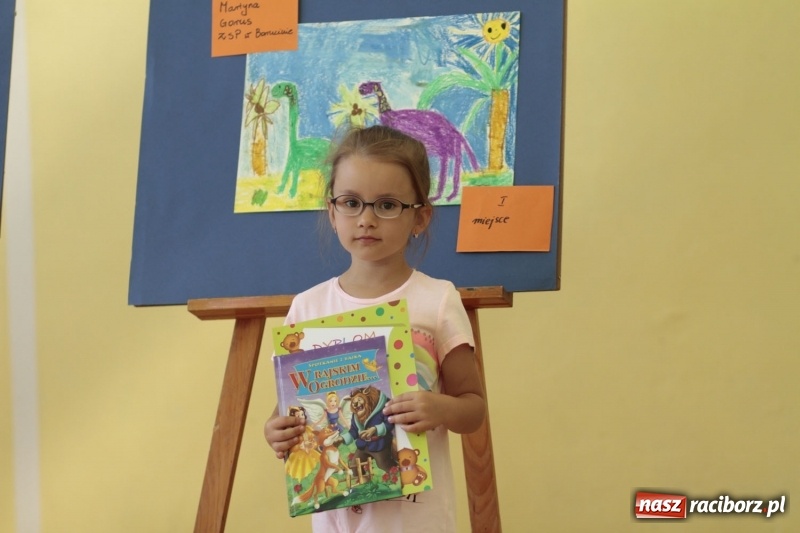 Zdjęcie w galerii na portalu naszraciborz.pl: Uroczystość wręczenia nagród w Gminnym Konkursie Plastycznym wiadomości z regionu