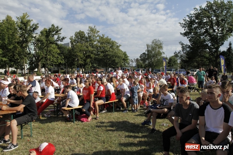 Zdjęcie w galerii na portalu naszraciborz.pl: Kuźnia Raciborska. Piłkarski piknik przy ulicy Lewandowskiego  wiadomości z regionu