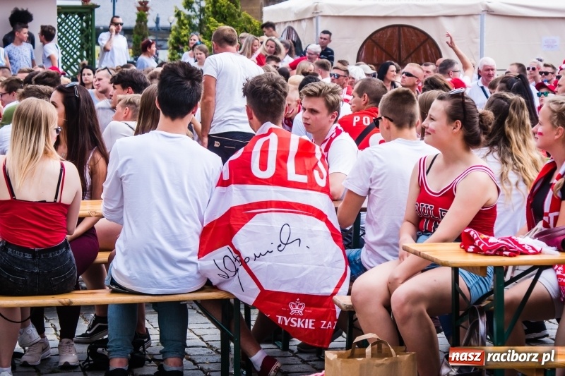 Zdjęcie w galerii na portalu naszraciborz.pl: Była MOC! Było wsparcie! Tak kibicował Racibórz wiadomości z regionu