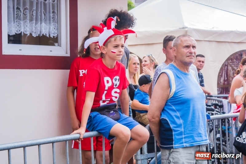 Zdjęcie w galerii na portalu naszraciborz.pl: Była MOC! Było wsparcie! Tak kibicował Racibórz wiadomości z regionu