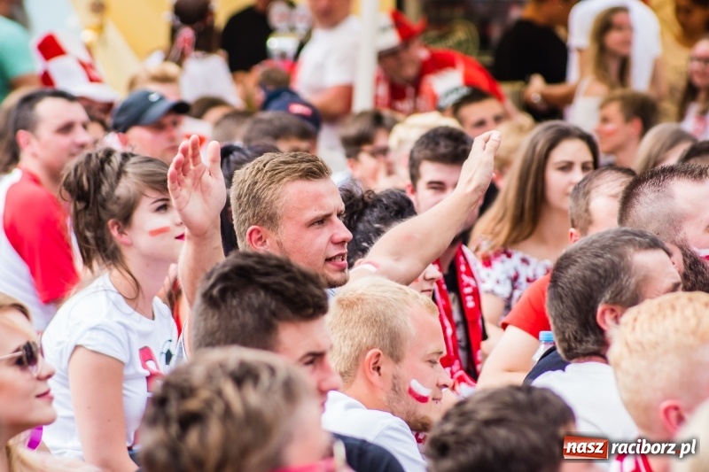 Zdjęcie w galerii na portalu naszraciborz.pl: Była MOC! Było wsparcie! Tak kibicował Racibórz wiadomości z regionu